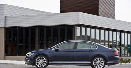 Volkswagen Passat za mniej niż 100 tys. zł. Tyle kosztuje podstawowa wersja