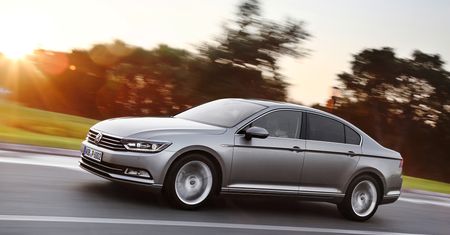 Volkswagen Passat taniej o 20 tys. zł. Na czym polega promocja?