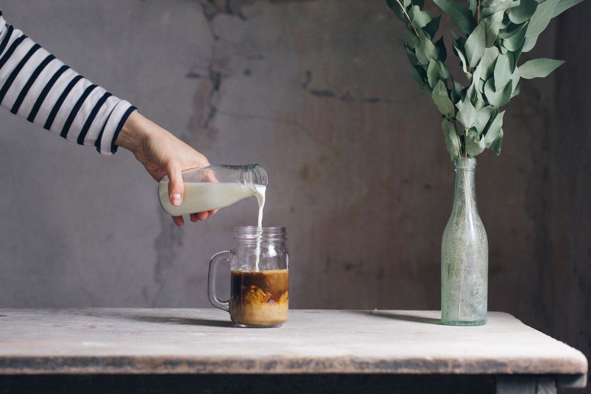 Zostań domowym baristą. Alternatywne metody parzenia kawy dla początkujących