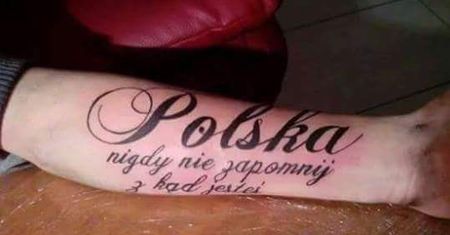 Chcieli zabłysnąć tatuażem. Wstyd zostanie do końca życia