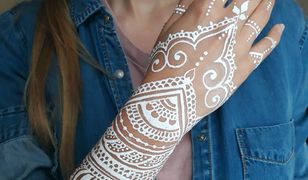 Biały tatuaż - najmodniejsze tatuaże koronkowe z henny
