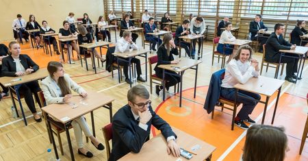 Matura 2020 i egzamin ósmoklasisty 2020 przełożone. Rodzice oburzeni decyzją rządu