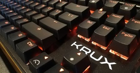 Krux Meteor to tania i solidna klawiatura mechaniczna. Test wersji z przełącznikami Blue oraz Brown