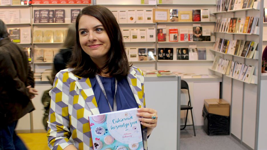 Adriana Sadkiewicz, autorka bloga "LiliNatura" na promocji swojej książki "Cukiernia kosmetyczna"