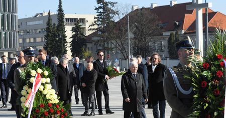 Kacprzak: "Panie prezesie, pokazywanie że Pan się wirusa nie boi, nie dodaje ani powagi, ani siły, ani autorytetu" [OPINIA]