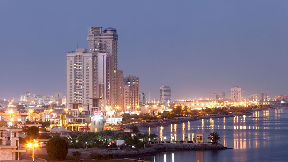 Miasto Ras al-Chajma oddalone jest o ok. 110 km od Dubaju