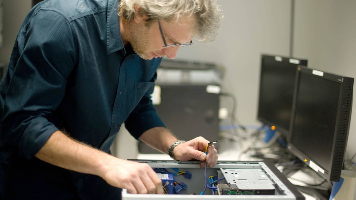 Eksperci ostrzegają, że już dziś w Polsce narasta deficyt kadry IT.