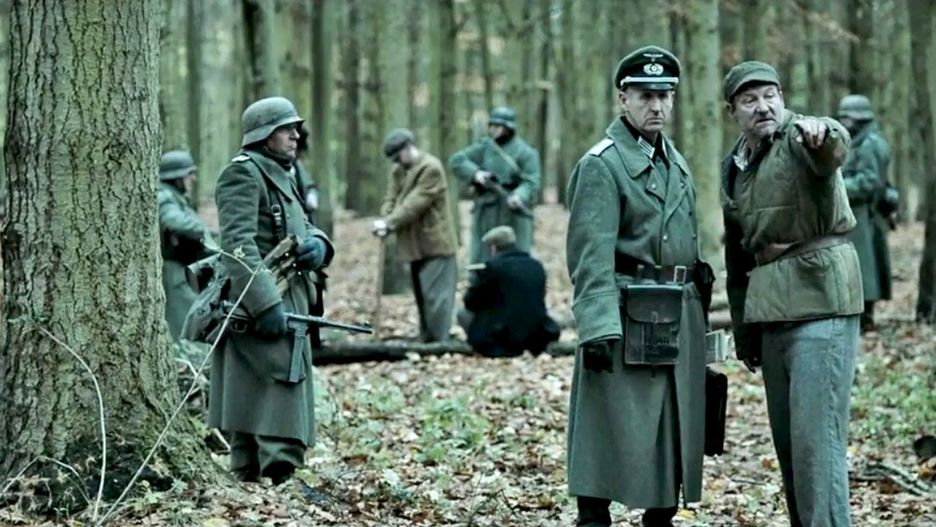 Robert Więckiewicz (po prawej) w brytyjskim filmie o Katyniu miał niewdzięczne zadanie