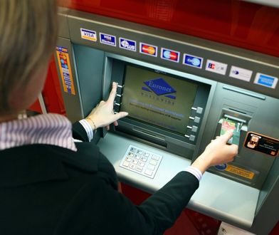 Euronet zmienia zasady wypłat ze swoich bankomatów. Dostaniesz mniej