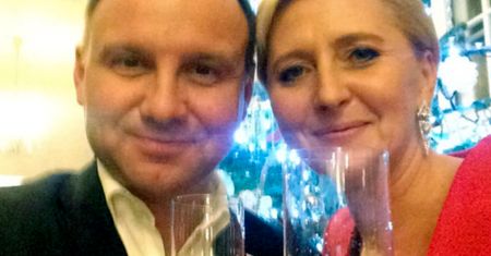 Tabloid ujawnił, jak wyglądają wnętrza nowego domu Andrzeja i Agaty Dudów. Wzięli spory kredyt na jego zakup