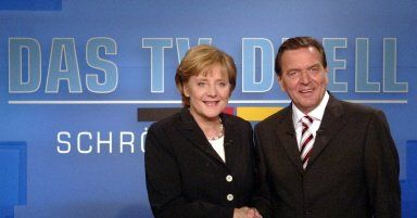 Schroeder zwycięzcą pojedynku z Merkel