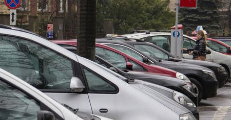Parkingi w centrach miast będą 3 razy droższe. Resort rozwoju chce nowych przepisów