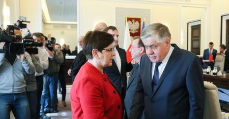 Nowoczesna i PSL chcą odwołać Jurgiela po publikacji WP, PO trzyma dystans. „Schetyna nas grilluje”