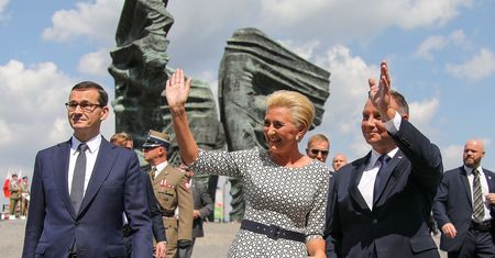 15 sierpnia. Defilada 2019 w Katowicach. Agata Kornhauser-Duda przyciągała wzrok
