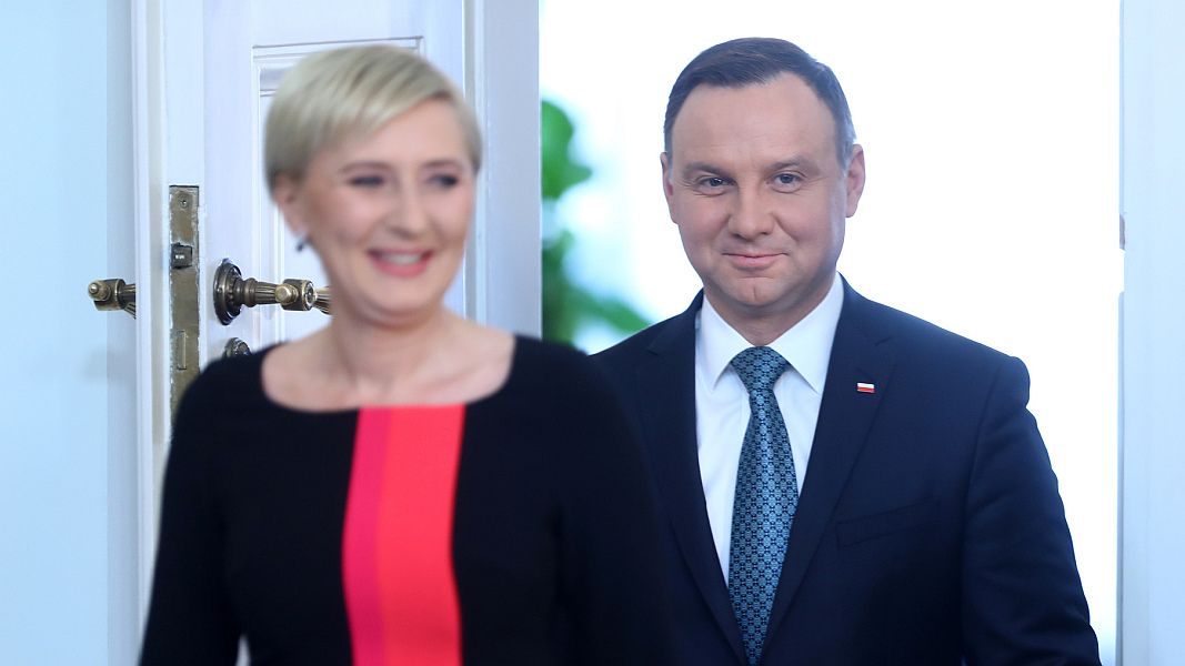 Goszcząc w KFC, prezydent i jego małżonka zostali zmuszeni do krótkiej rozmowy na temat konstytucji.