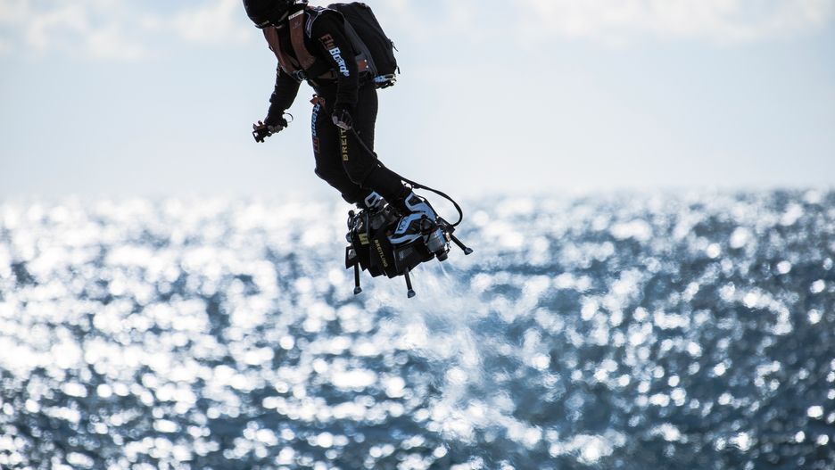 Franky Zapata dopiął swego. Przeleciał nad kanałem La Manche