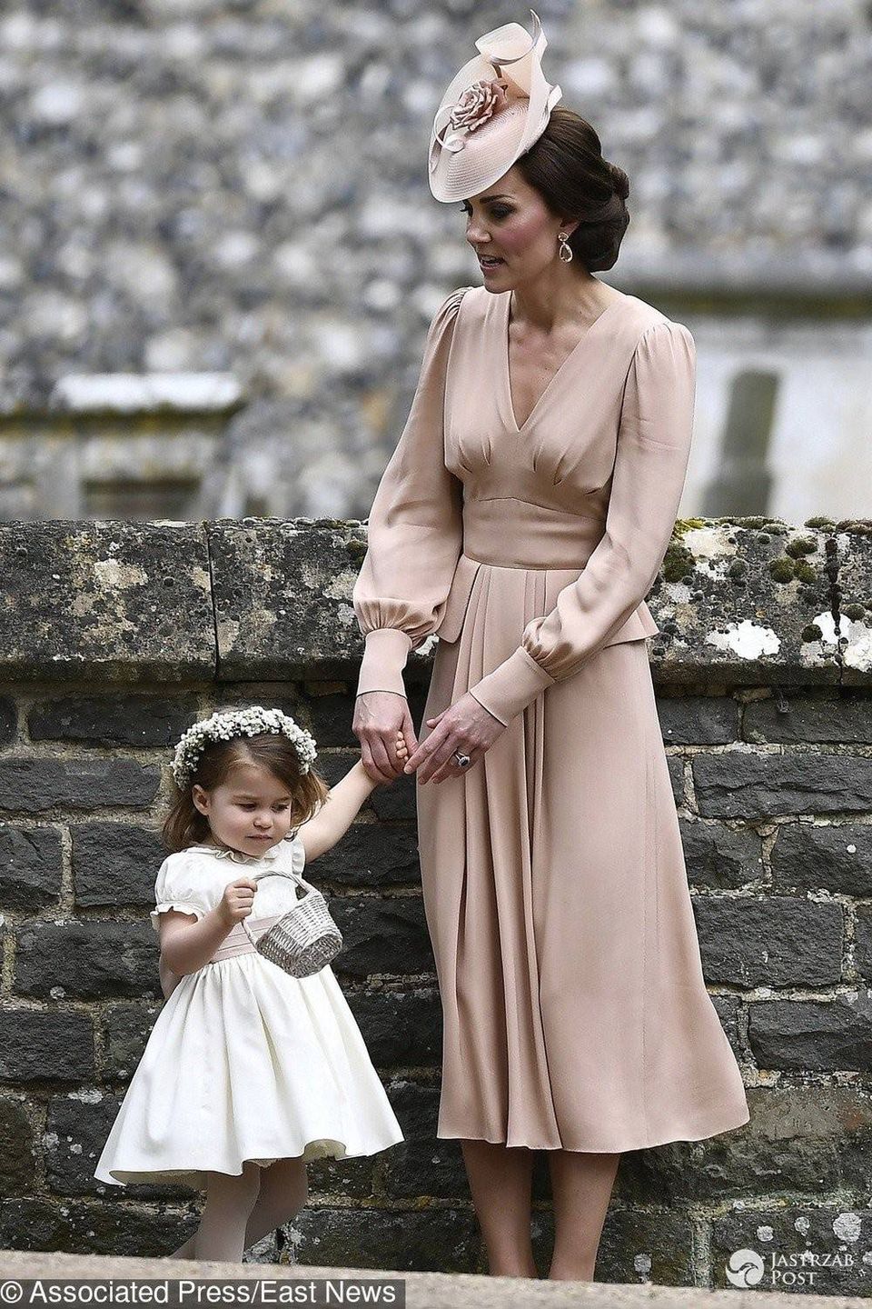 Księżna Kate w beżowej sukni na ślubie Pippy