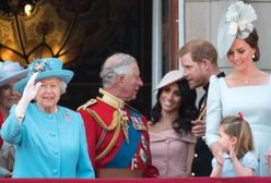 Meghan musiała stać za Kate. Urodziny królowej Elżbiety pełne nieporozumień