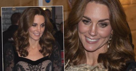 Księżna Kate na gali "Royal Variety Performance" w zjawiskowej kreacji. Była tak niesamowita, że nie potrzebowała zbędnych dodatków
