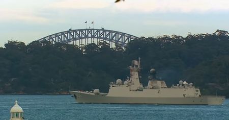 Chiński okręt wojenny z "sekretną misją" w Sydney. Zdjęcia zaskakują