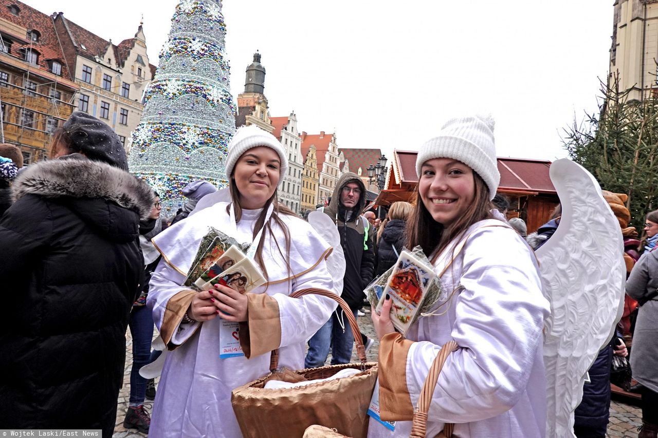 Uświęcony tradycją produkt wart jest grosze. Na opłatek wydamy zaraz miliony złotych