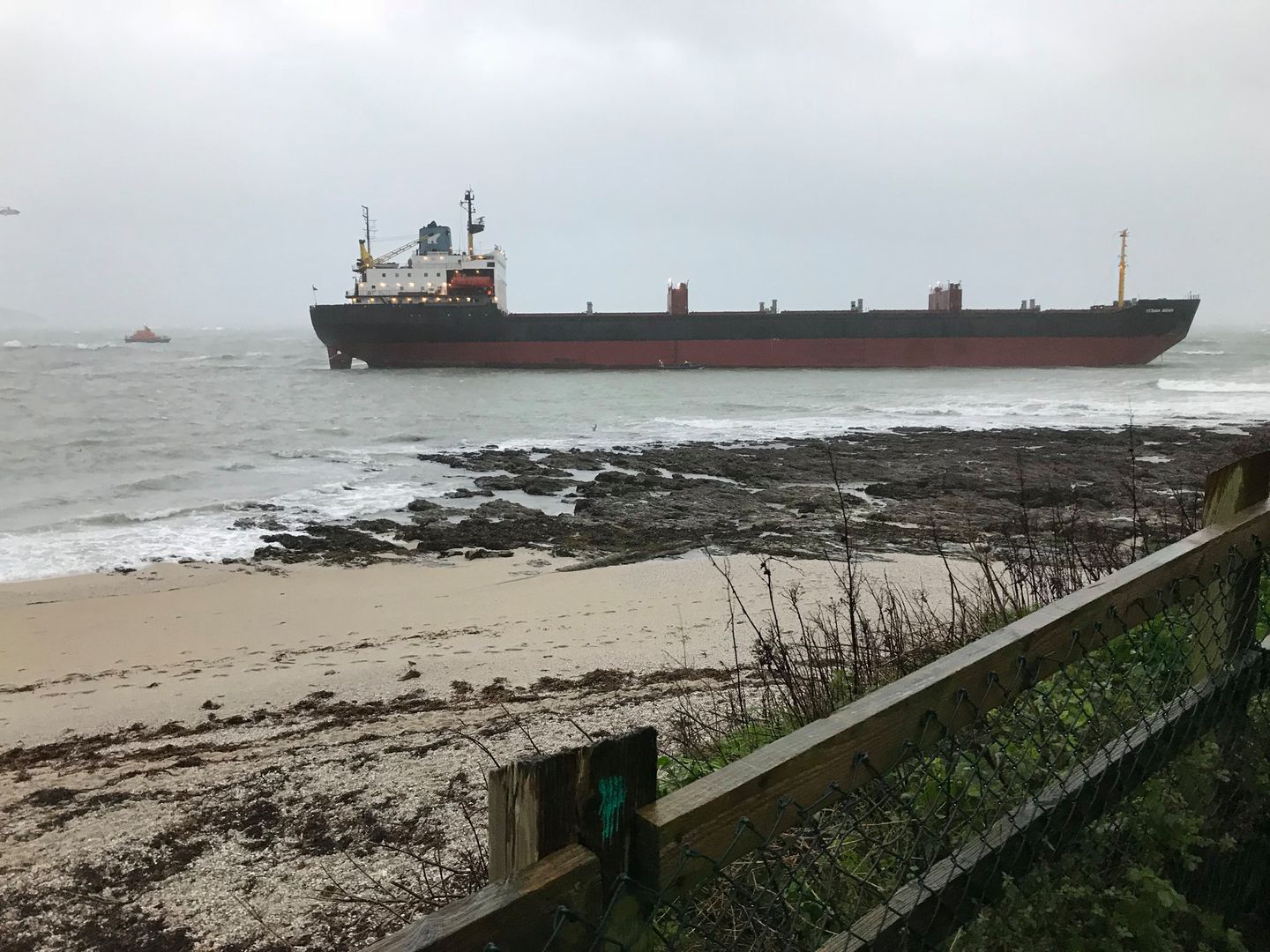 Rosyjski statek ma wielkie kłopoty. Uwięziony na angielskiej plaży