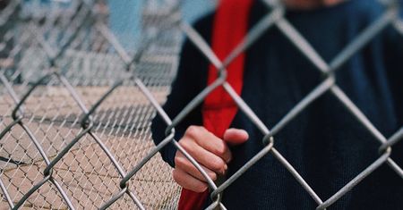 Był nowy w szkole. Dręczyli go, a później skatowali