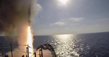 Rosja wysłała okręt. Admirał Essen zbliża się do Syrii