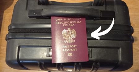 Pobiera ją coraz więcej Polaków. Ta apka chroni przed kradzieżą dokumentów na wakacjach