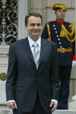 Zapatero zaprzysiężony na premiera