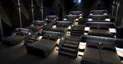 Sala kinowa z łóżkami? Bilety nie są tanie