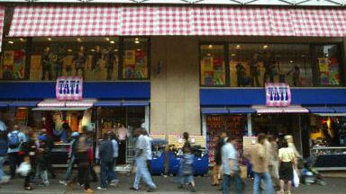 Jeden ze sklepów Tati w Paryżu