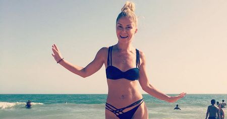 Ewa Szabatin pozuje w bikini. Seksowna?