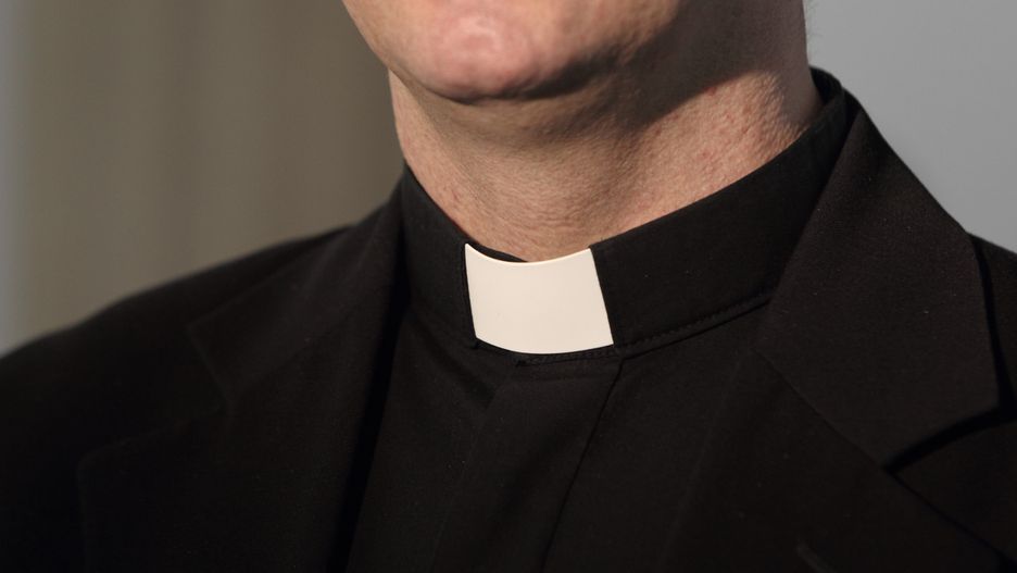 Ksiądz pedofil w areszcie. Skrzywdził ministranta podczas kościelnej kary 
