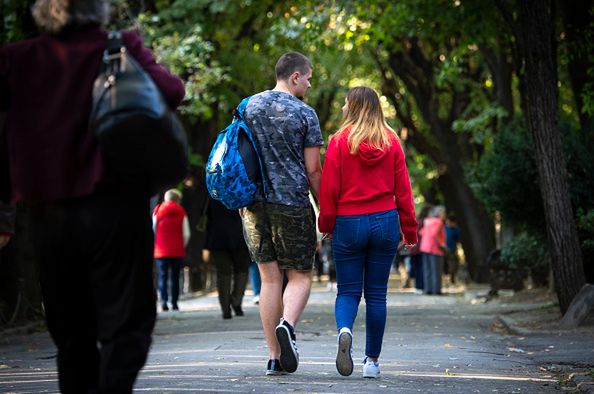 Nastolatka i jej dorosły partner. Rodzice są bezradni, prawniczka ostrzega