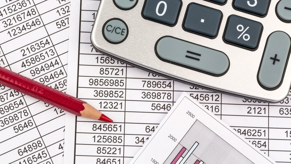 PIT-R jest załącznikiem do deklaracji PIT-11, w którym uwzględniane są kwoty związane z wykonywaniem obowiązków społecznych i obywatelskich