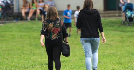 Stało się, mamy nowe "pokolenie sieci". Tak telefony niszczą miliony dzieci