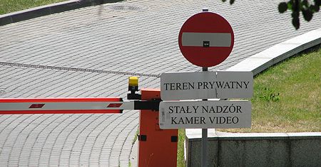 Zamknąć zamknięte osiedla