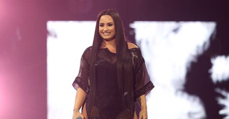 Demi Lovato coraz silniejsza? Zrobiła sobie wymowny tatuaż na szyi