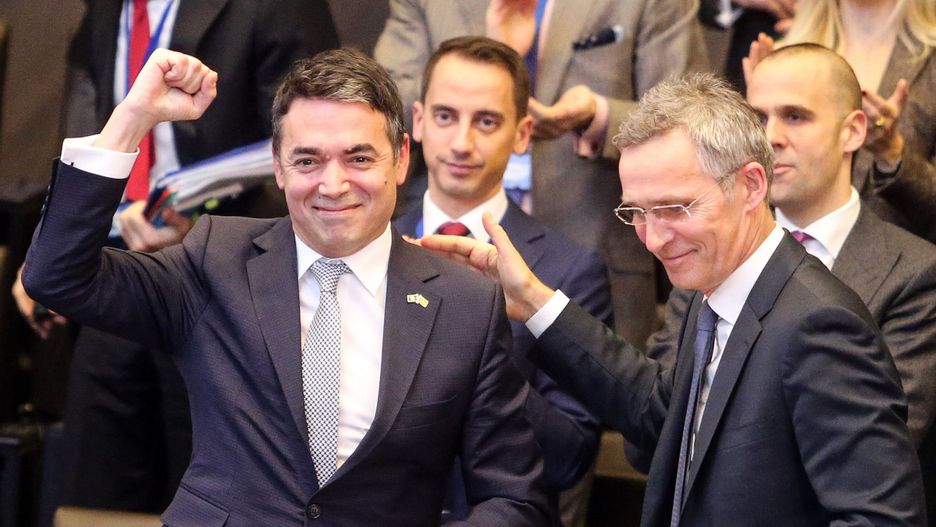 Macedonia Północna. Nikola Dimitrow (L) z Jensem Stoltenbergiem (zdj. arch.)
