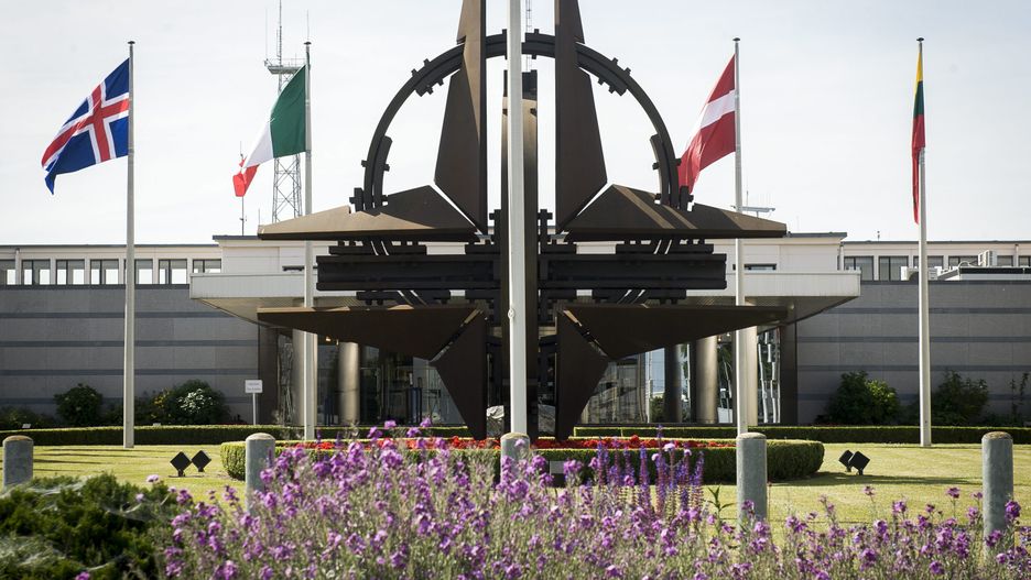 NATO wycofuje misje z Iraku