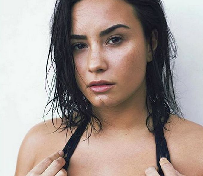 Przedawkowała narkotyki i ledwo przeżyła. Teraz Demi Lovato powalczy o Grammy