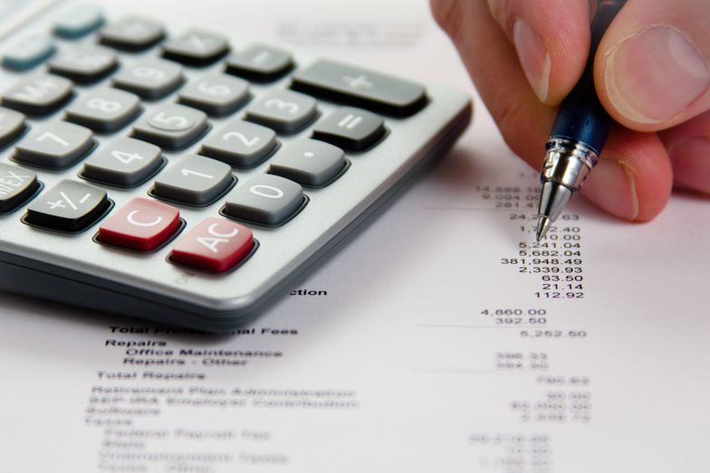 Kalkulator umowy o dzieło służy do wyliczenia należnego podatku