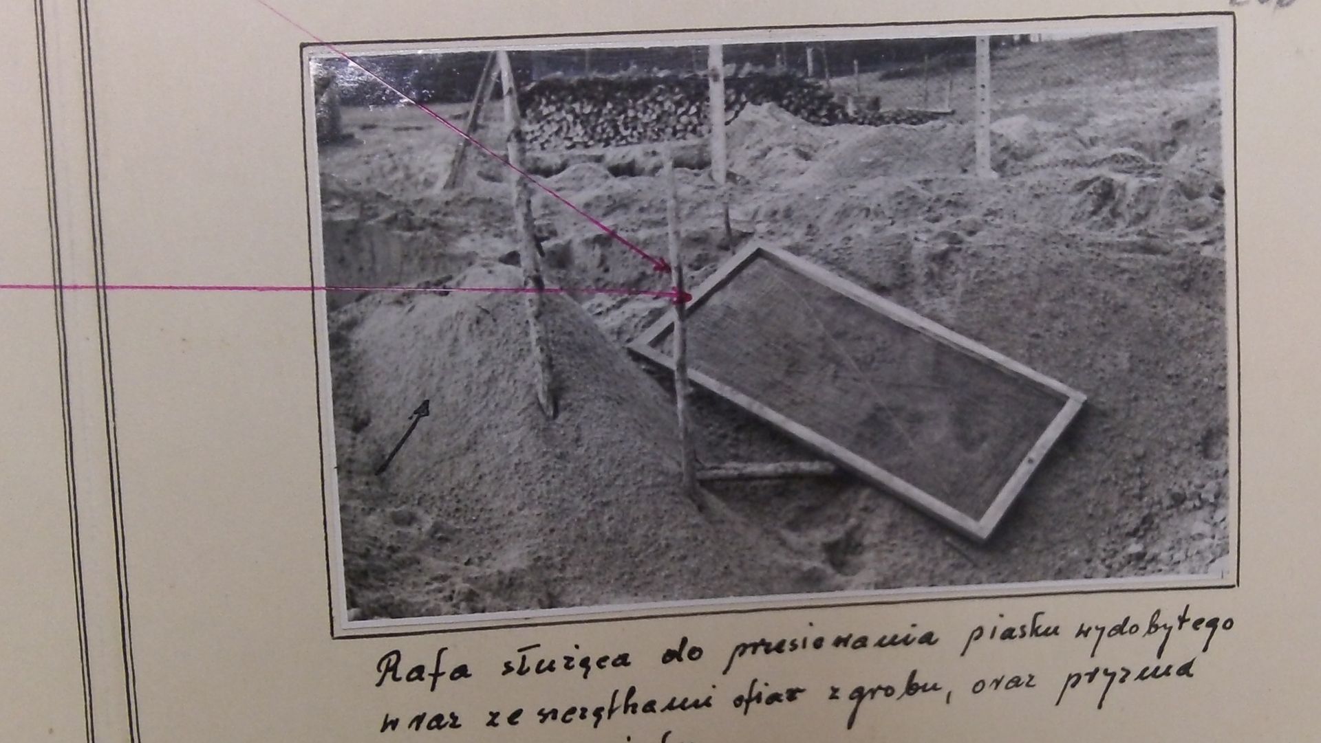 Rafa, czyli sito służące do przesiewania kości i ziemi w poszukiwaniu złota i kosztowności. Milicjanci znaleźli je podczas akcji przeciwko kopaczom w 1958 r. na terenie byłego obozu zagłady w Bełżcu.