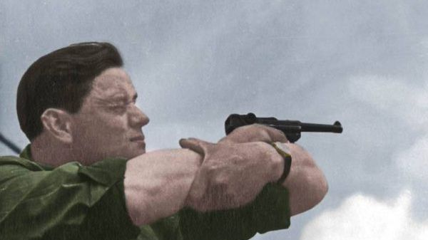 Zdjęcie poglądowe z „Wielkiej Księgi Armii Krajowej” (Znak Horyzont 2015). Koloryzacja: Rafał Kuzak