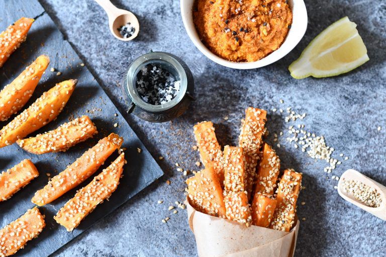 Pieczone frytki z batatów z dodatkami
