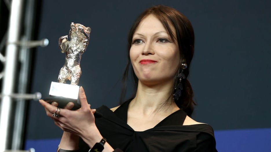 Elena Okopnaja odebrała Srebrnego Niedźwiedzia za Wybitne Osiągnięcie Artystyczne w filmie "Dowłatow"