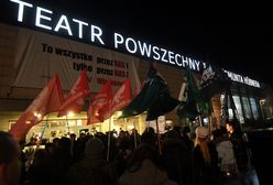 "Zamieszki zagrażały życiu i zdrowiu uczestników". Teatr Powszechny pokazuje swoją wersję wydarzeń ws. spektaklu "Klątwa" w Warszawie