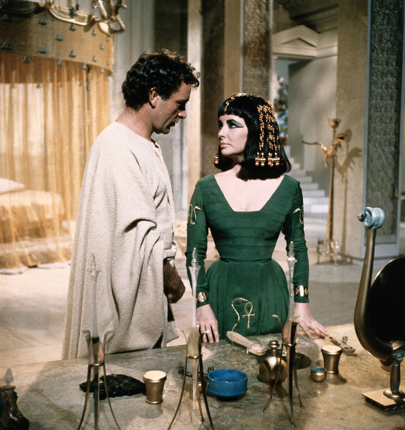 Elizabeth Taylor jako Kleopatra 