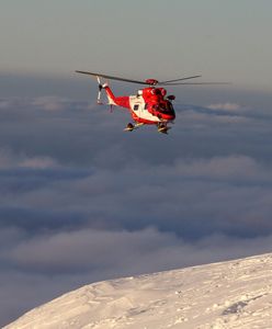 Tatry: TOPR ewakuuje turystów śmigłowcem. Część wciąż uwięzionych